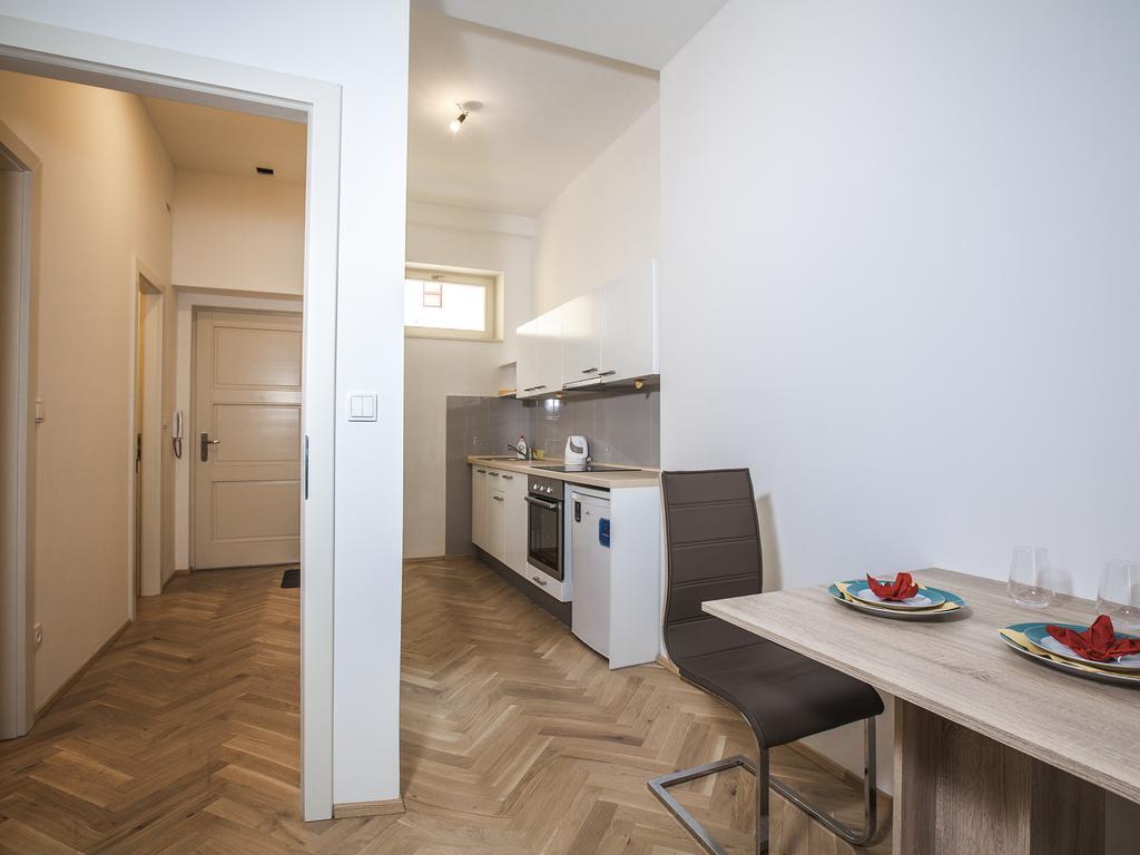 Beautiful Central Apartment Thamova Прага Экстерьер фото