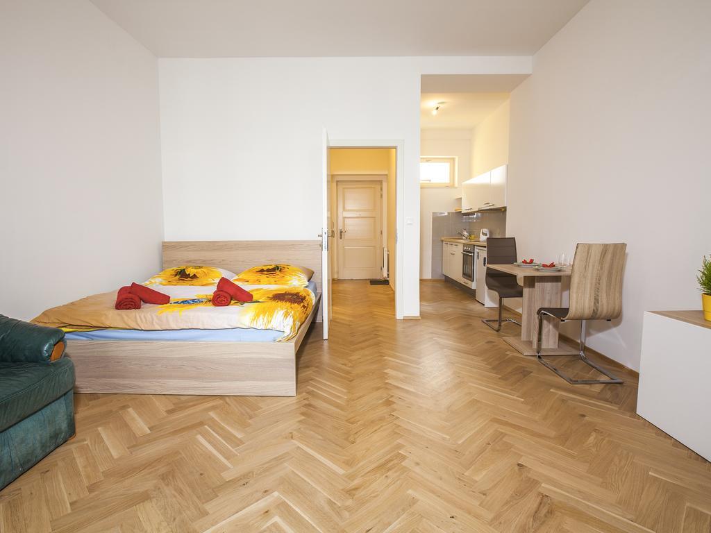 Beautiful Central Apartment Thamova Прага Экстерьер фото
