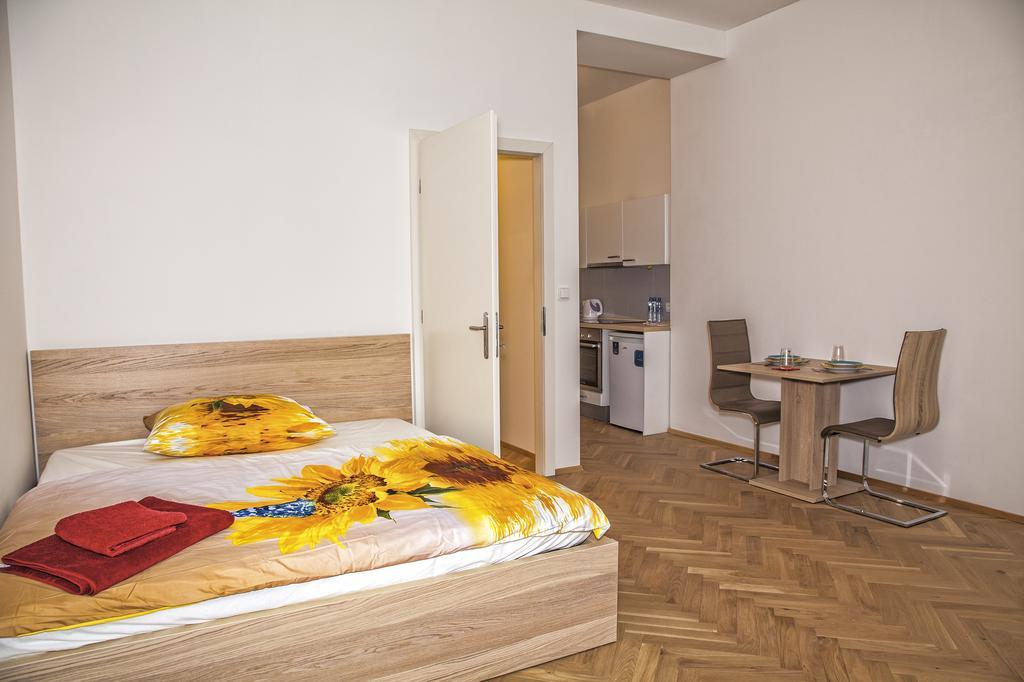 Beautiful Central Apartment Thamova Прага Экстерьер фото