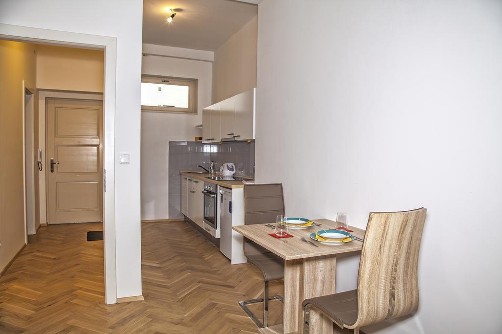 Beautiful Central Apartment Thamova Прага Экстерьер фото
